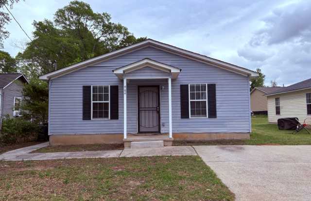 ***MOVE IN SPECIAL*** 1/2 OFF FIRST MONTHS RENT Newly renovated, 3 bedroom, 1 bathroom single family home in Griffin! Must see! photos photos