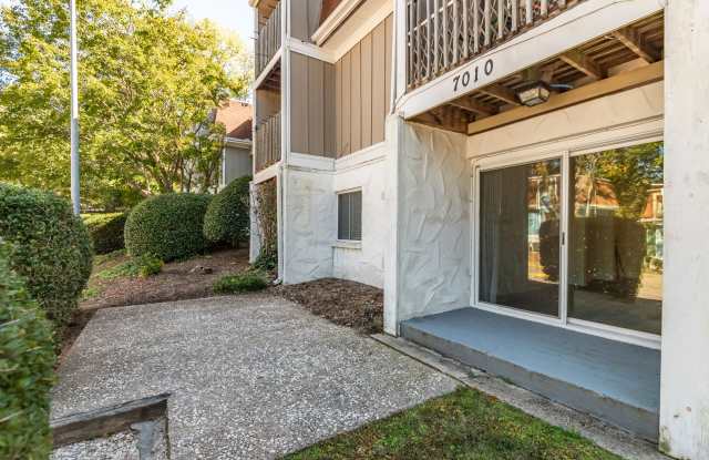 End-unit condo in Midtown! photos photos