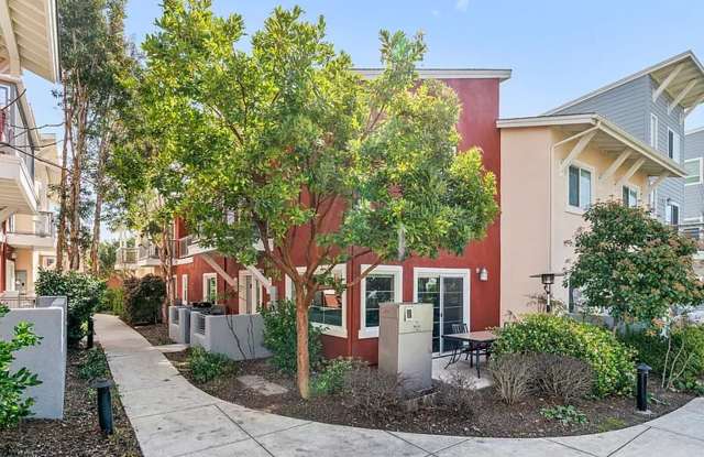 Beautiful 3-Bedroom Townhome - Groups Welcome photos photos