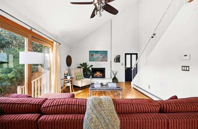 5 CEDAR RIDGE DR Gallery 4