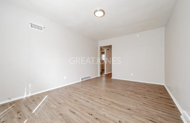 4161 Schiller Place Gallery 3