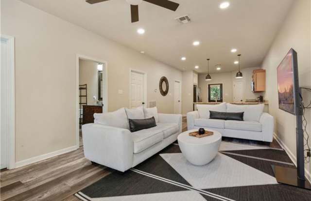 Townhouse in Olde Towne Slidell Gallery 4