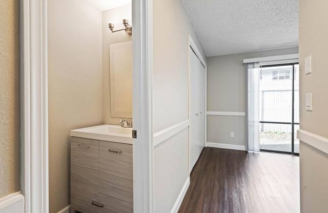 Clean, spacious 2-bdrm/1.5-bath unit in Milwaukie. Private patio, quiet location, designated parking Gallery 3