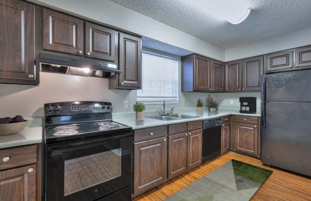 Landmark at Lyncrest Reserve photos photos