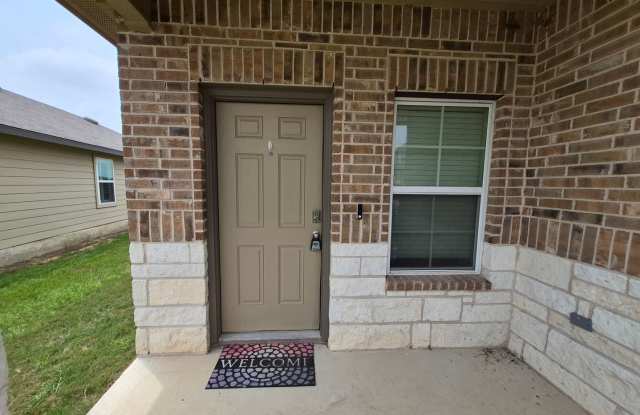 465 Middle Green Loop, Floresville, TX. 78114 Gallery 3
