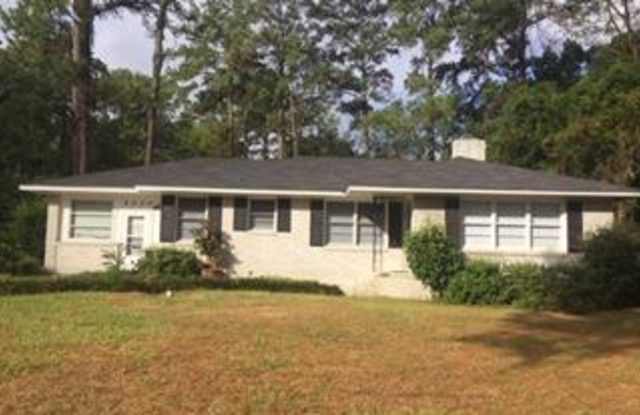 2000 Jerry Jones - 2000 Jerry Jones Drive, Valdosta, GA 31602