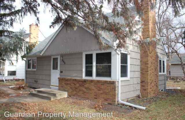 325 8th Ave N - 325 8th Avenue North, Hopkins, MN 55343