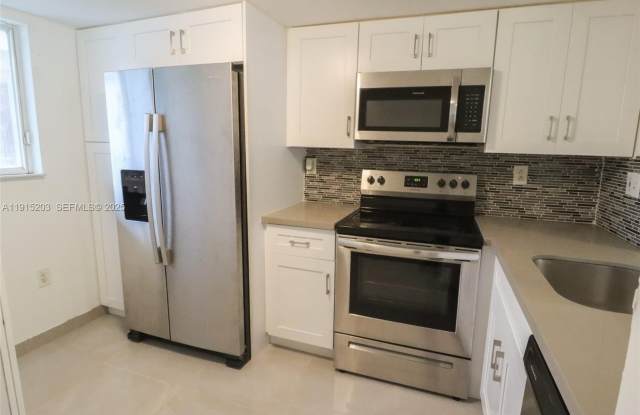 14010 NE 3rd Ct photos photos