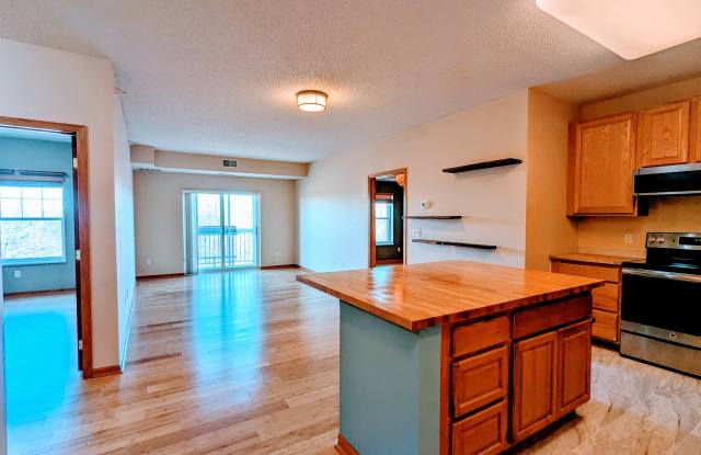 4824 E 53rd St Apt 405 - 4824 East 53rd Street, Minneapolis, MN 55417