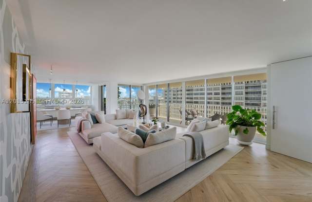 1 Grove Isle Dr Gallery 4