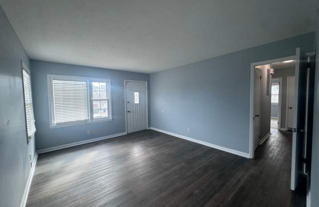 908 Rochester ~ Savoy Heights~1 Month Free Gallery 3