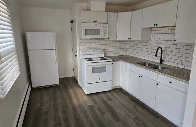 4200 Lakebreeze ave photos photos