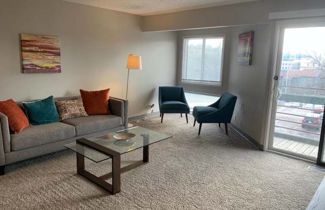 2 Bedroom in Downtown Omaha - 2609 Irving Court, Omaha, NE 68131
