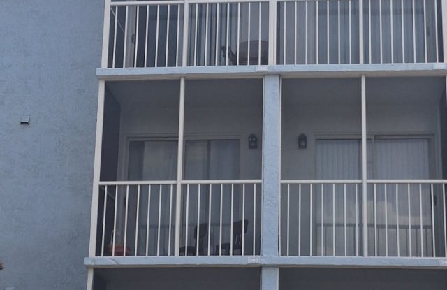 UPDATED AND UPGRADED 1 BR 1 BA CONDO Gallery 1