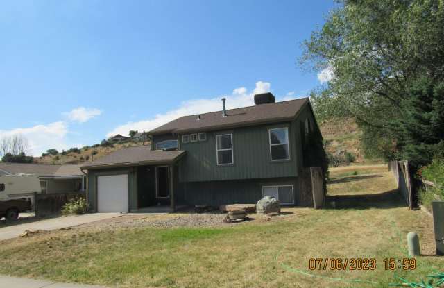 COMFORTABLE, SINGLE FAMILY HOME! photos photos