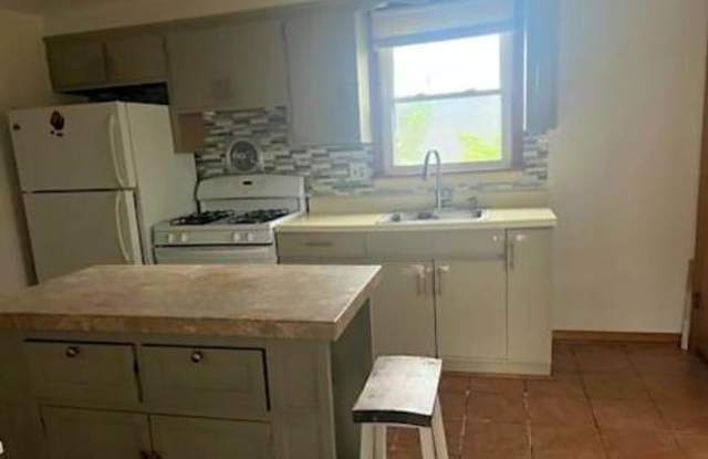 310 Davis Avenue photos photos