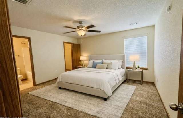 400 Apple Valley DR Gallery 3