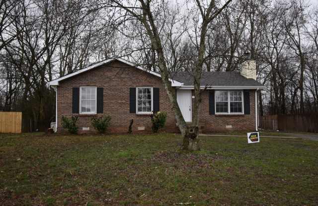 3 Bedroom Pet Friendly Home For Rent Near Post! photos photos