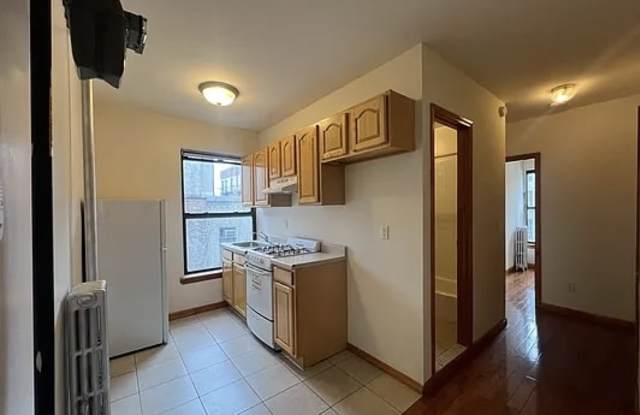 300 E 14th St photos photos