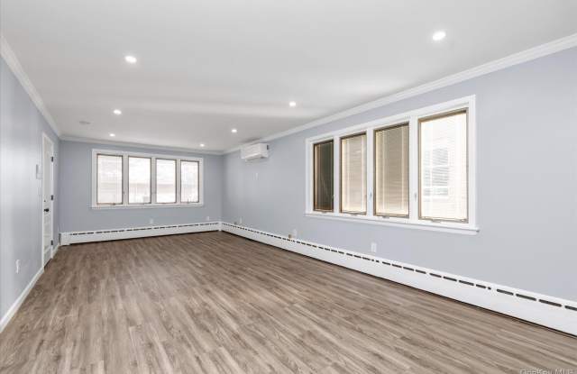 6 Franklin Avenue Gallery 2