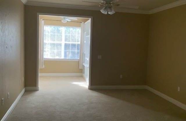 430 Southern Pecan Circle #202 Gallery 4