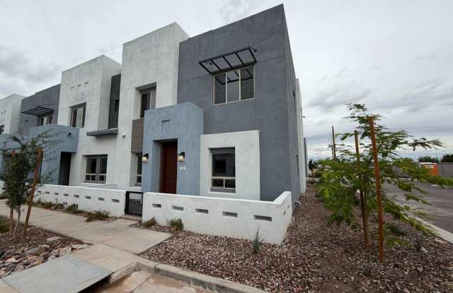 Brand New Build! Massive modern 4 bedroom/4.5 bathroom townhome in the heart of Chandler. photos photos Brand New Build! Massive modern 4 bedroom/4.5 bathroom townhome in the heart of Chandler. photos photos