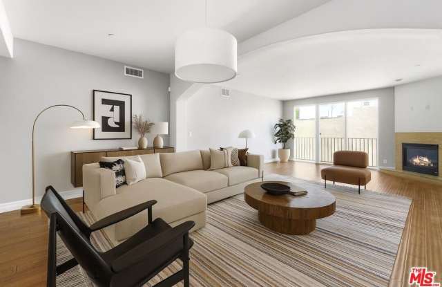 4711 Ambrose Ave photos photos
