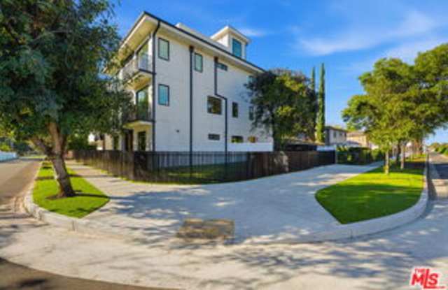 13600 Burbank Boulevard photos photos