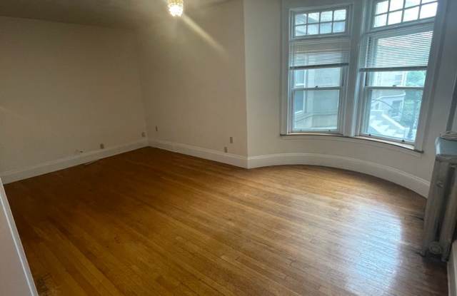 1687 Beacon St #2B Brookline MA 02445 photos photos