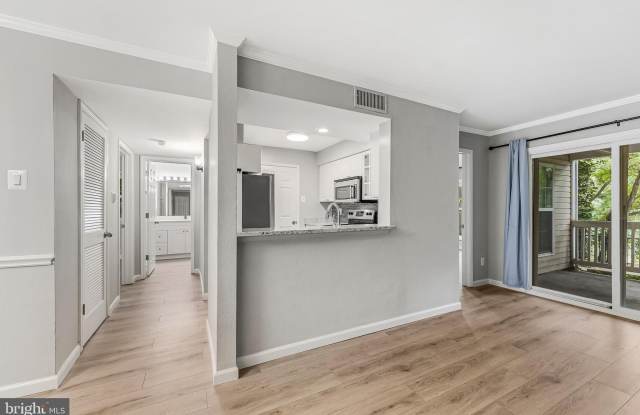 1501 LINCOLN Way Gallery 1