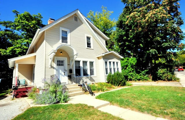 921 W Sylvan - 921 Sylvan Ave, Ann Arbor, MI 48104