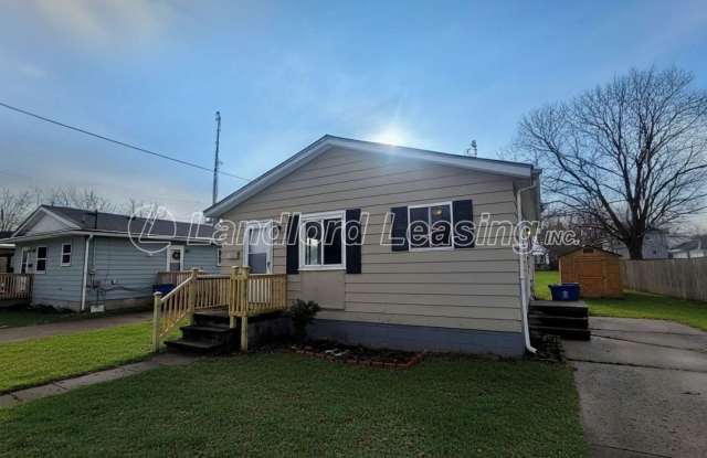Freshly painted 3 bedroom with new flooring throughout! photos photos