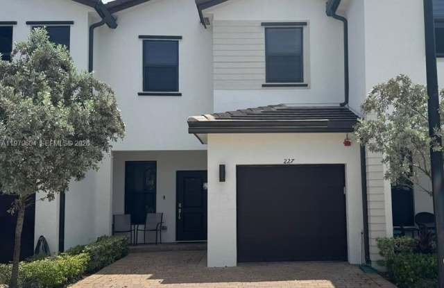 227 SW 159th Ter photos photos