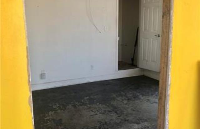 2537 WILLIAMS Boulevard Gallery 3