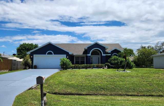 842 SE Carnival Avenue - 842 Southeast Carnival Avenue, Port St. Lucie, FL 34983