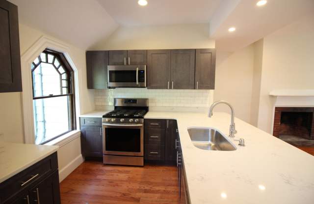 Stylish Fort Hill 5bd/2.5bath photos photos