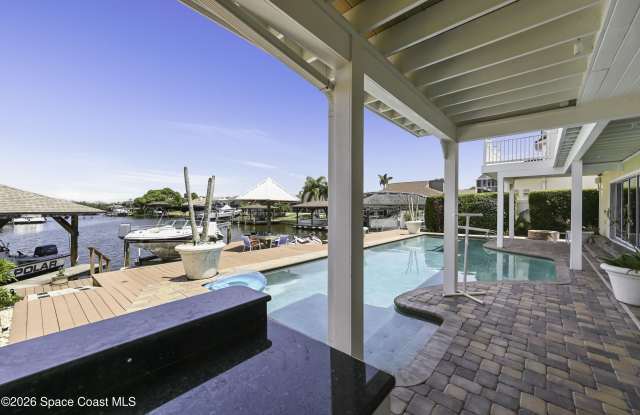 2230 Sykes Creek Drive Gallery 2