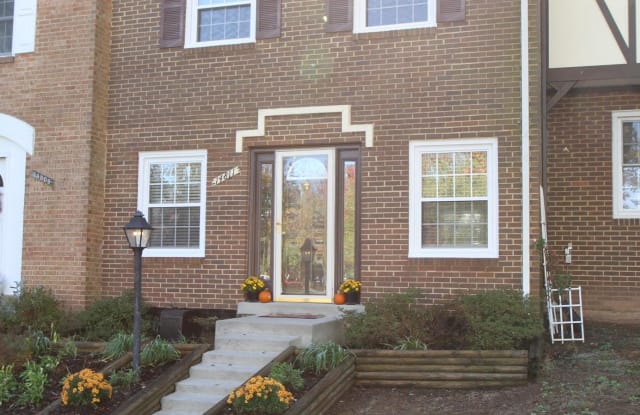 14811 HATFIELD SQUARE - 14811 Hatfield Square, Centreville, VA 20120