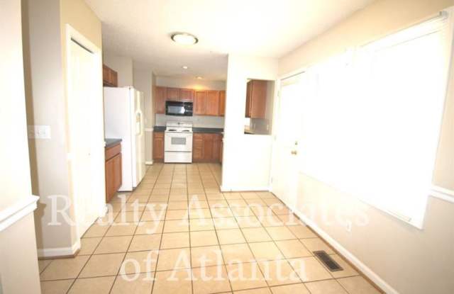 2546 Dobbs Drive NW Gallery 4