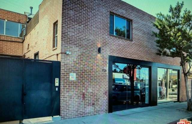 914 N Fairfax Ave photos photos