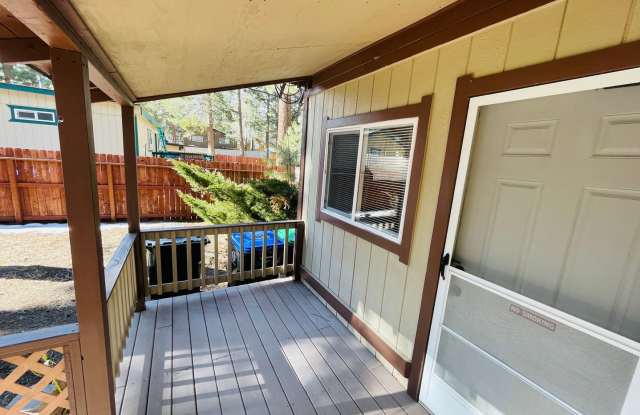 Pet friendly 1 bed 1 bath cabin Gallery 3