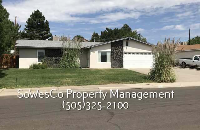 3 Bedroom Home with 2 Car Garage photos photos