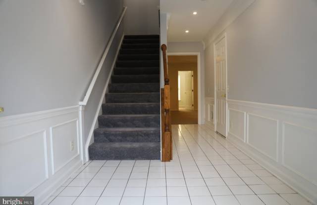 6324 LOCUST TREE Lane Gallery 2