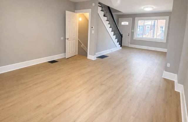 Beautifully Modern 3BR Townhome | Finished Basement | Fenced Yard | Baltimore Gallery 4