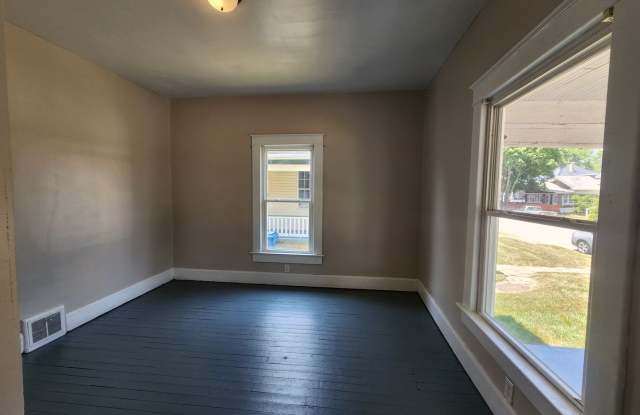 5 Bedrooms 1.5 Bath on the Northeast side of Town photos photos