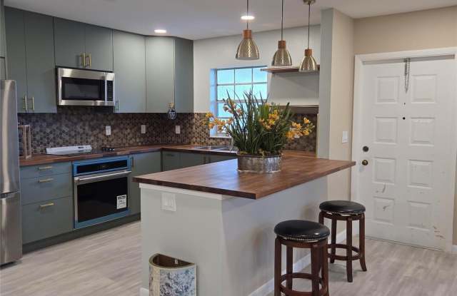5385 LAKEFRONT Boulevard Gallery 3