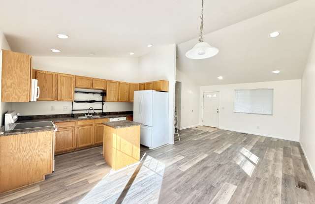 1952 East 11th Street photos photos