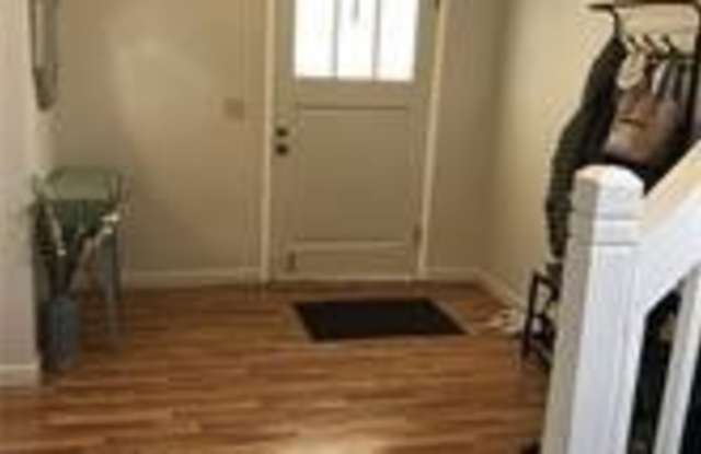 2317 Pittock Gallery 3