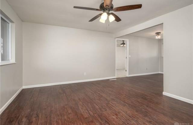 5838 Brandt Pike Gallery 2