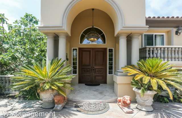 9 Marbella Gallery 2